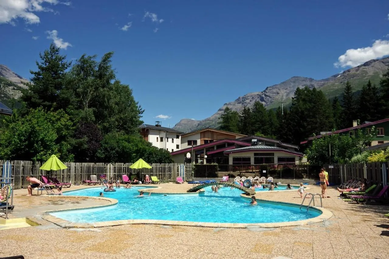 4 Hôtels Budget Incontournables en Savoie pour Skier Sans Ruiner