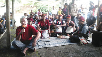 GILLES RAYMOND : L’EAU, C’EST UNE VEINE QUI MENE AU CŒUR DES HUMAINS